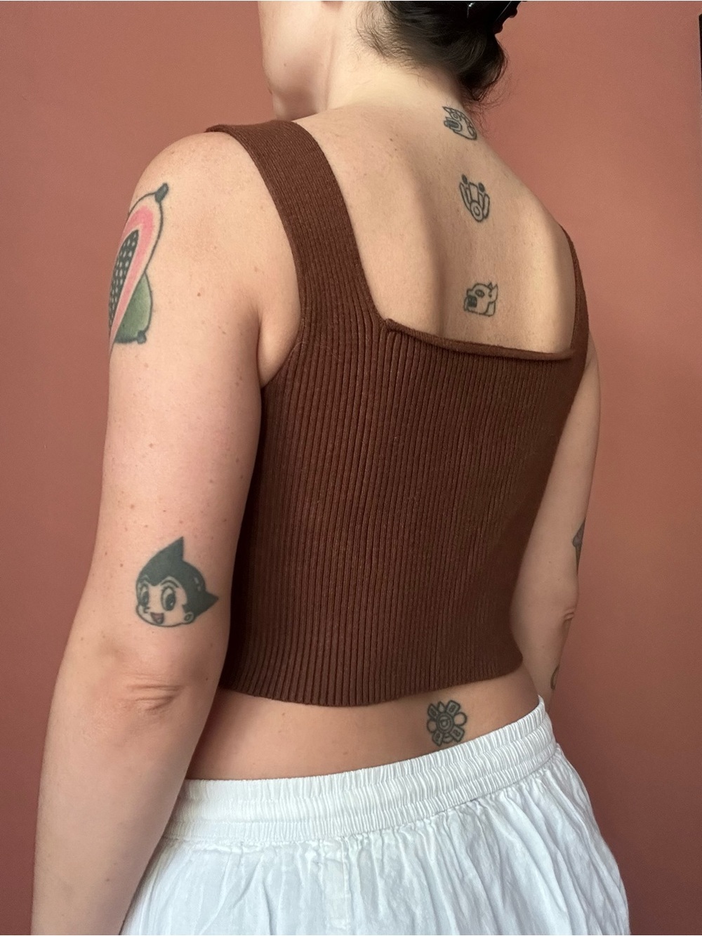 Brown Ribbed Cropped Tank Top - Picture 3 of 4